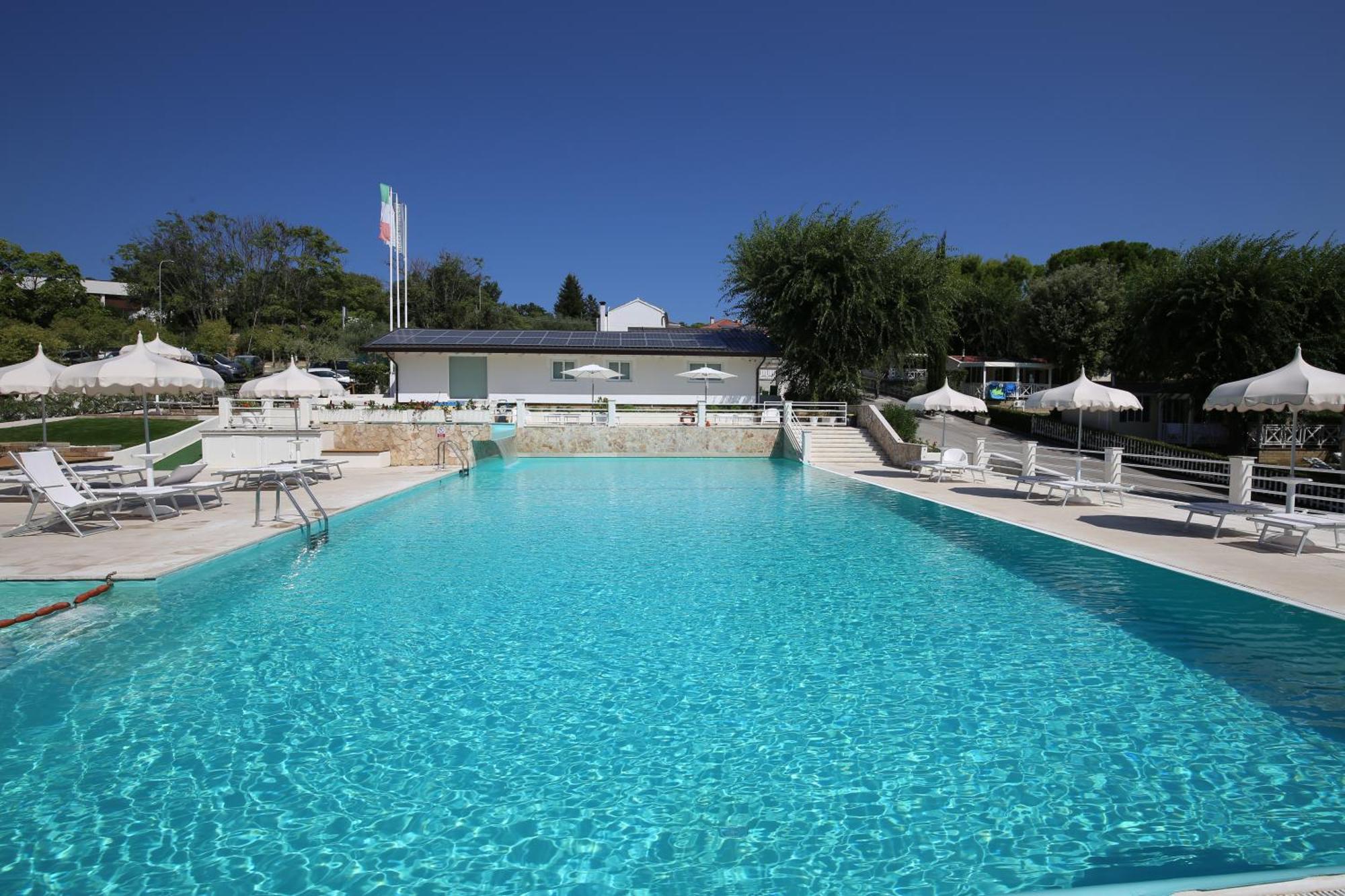 Green Garden Village Sirolo Exterior photo